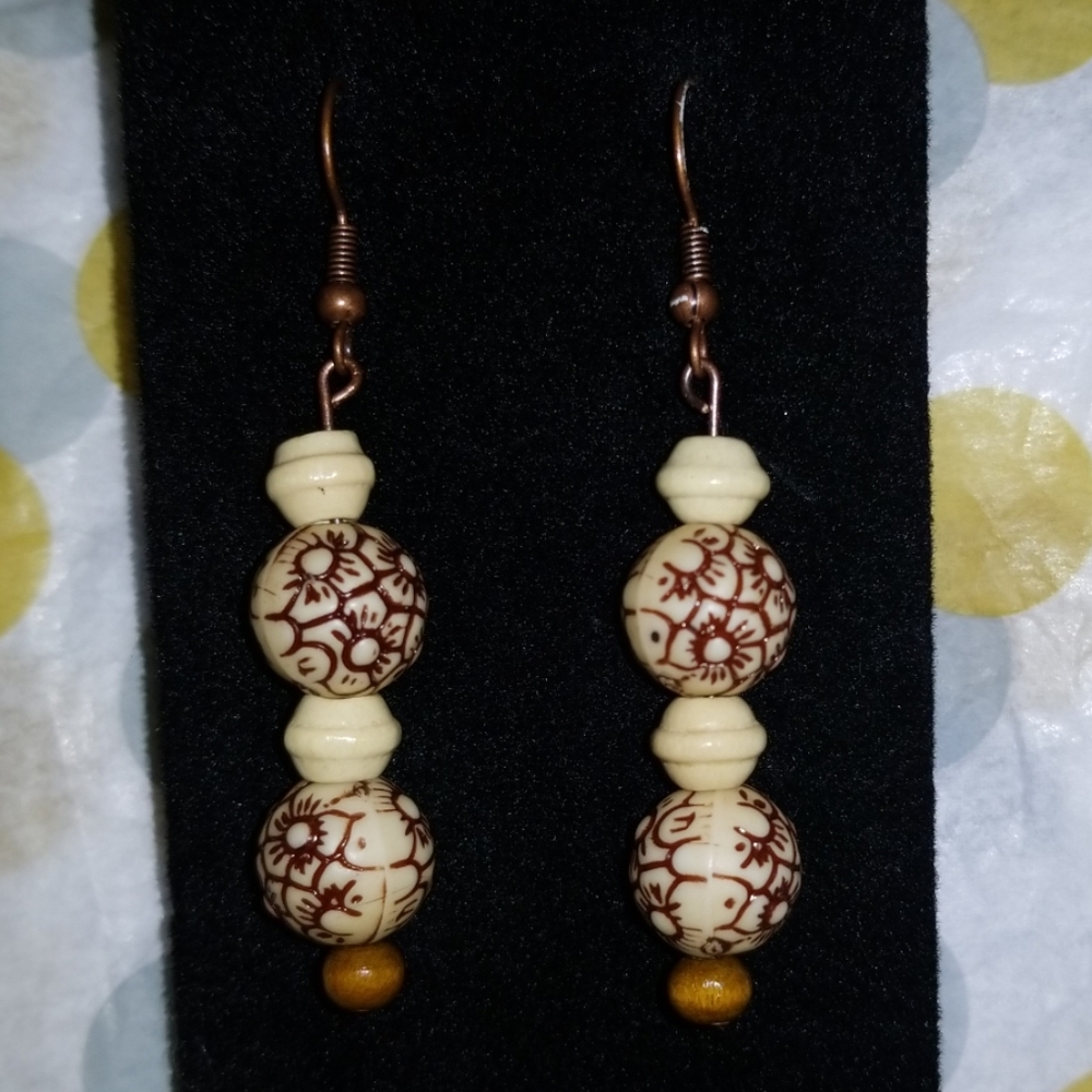 Wooden beads earrings